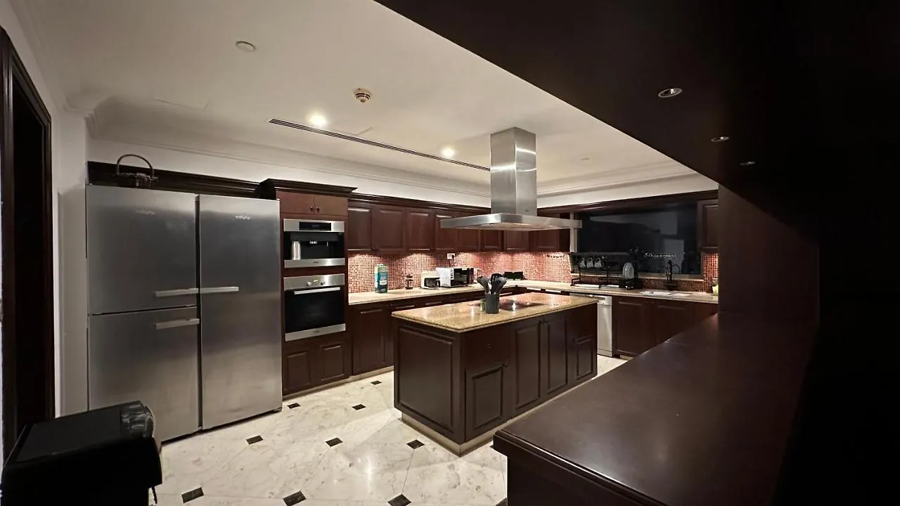 Neyar Beach Vibes - The Penthouse Hostel Dubai
