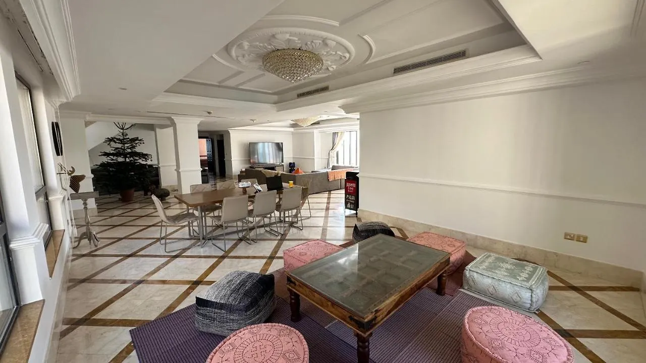 Neyar Beach Vibes - The Penthouse Hostel Dubai