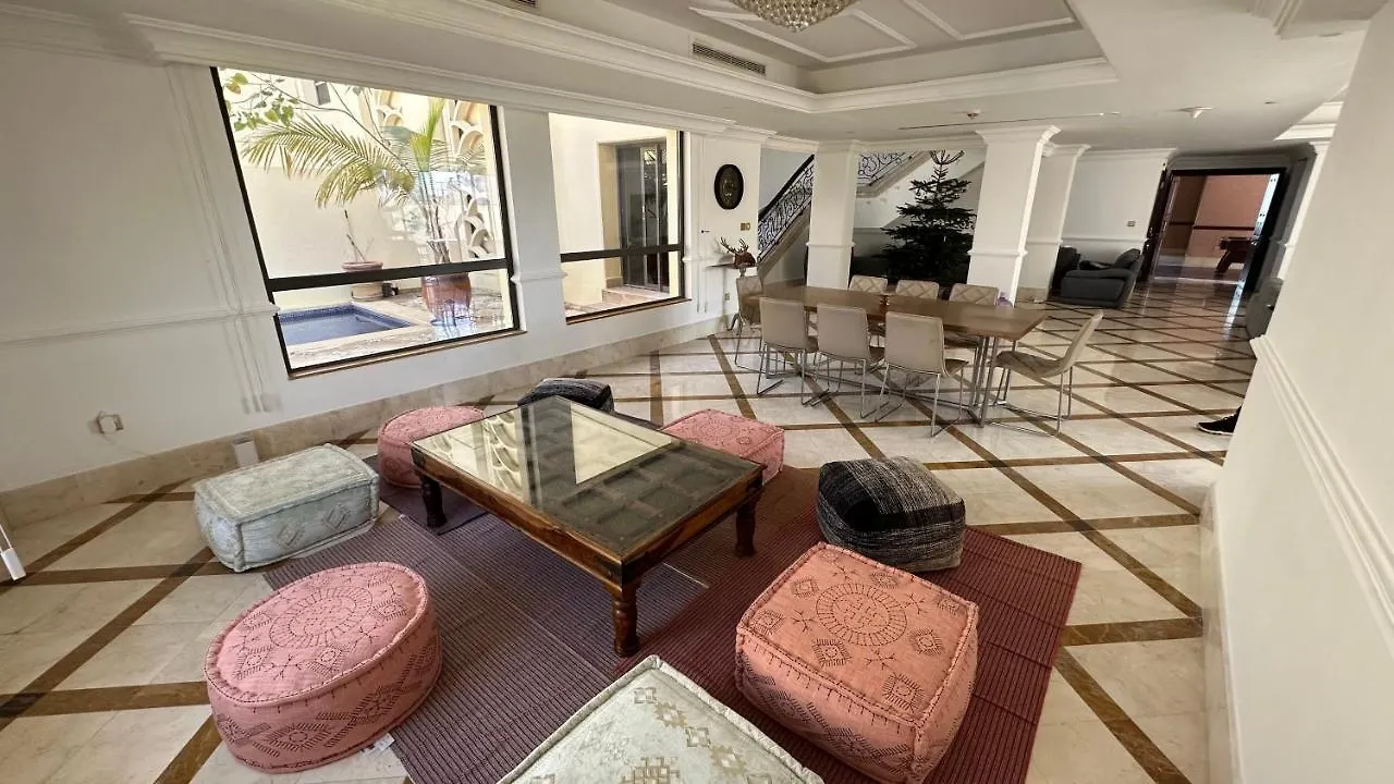 Neyar Beach Vibes - The Penthouse Hostel Dubai