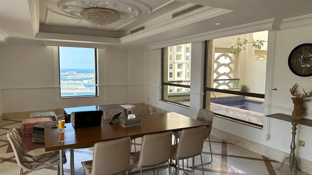 Neyar Beach Vibes - The Penthouse Hostel Dubai